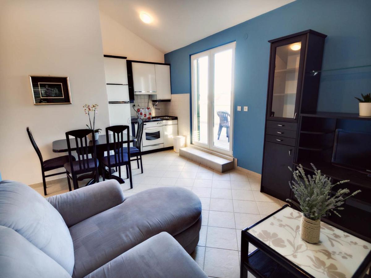 Apartments Zizic Vodice Pokoj fotografie