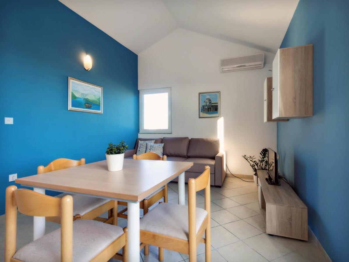 Apartments Zizic Vodice Pokoj fotografie