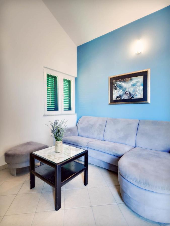 Apartments Zizic Vodice Pokoj fotografie