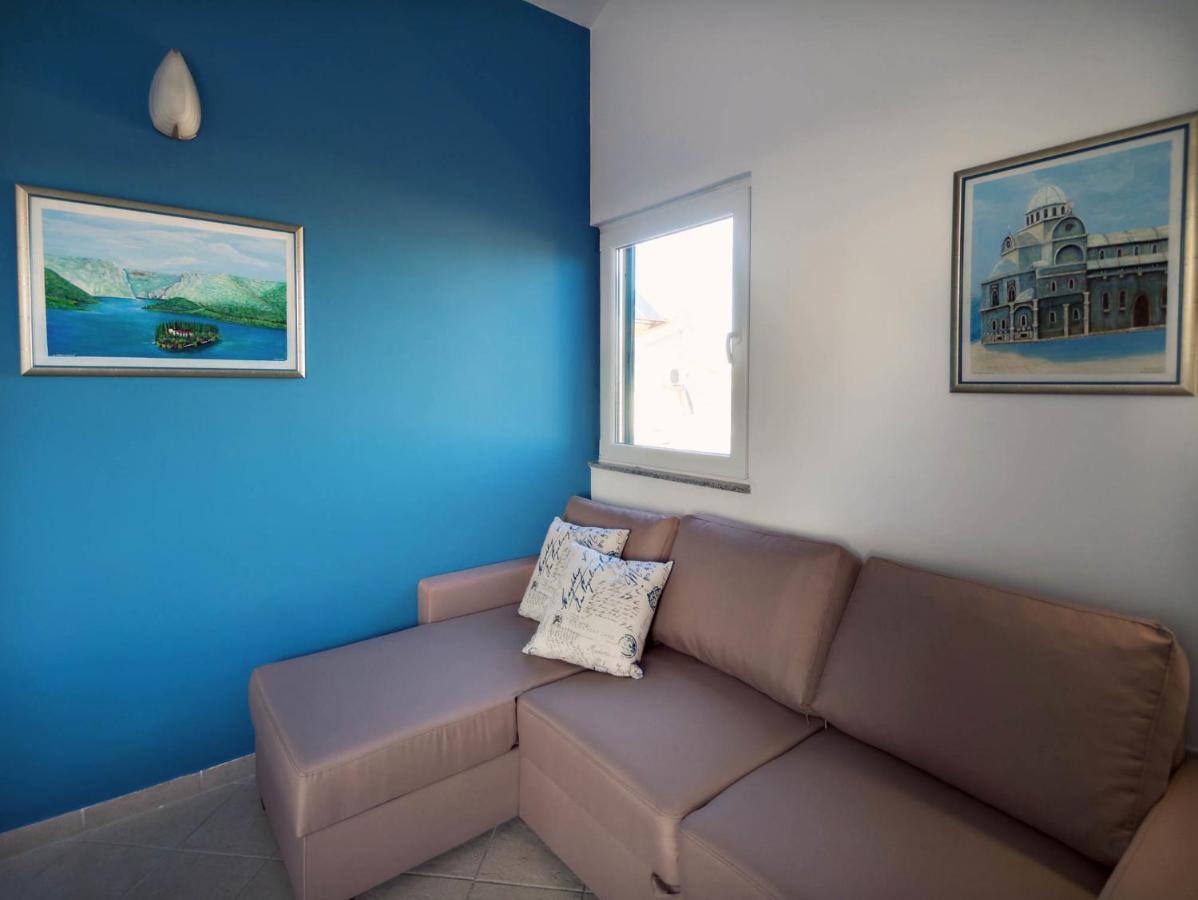 Apartments Zizic Vodice Pokoj fotografie