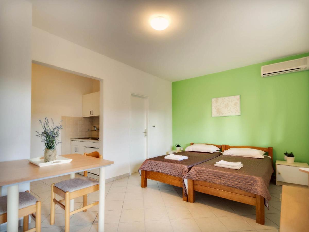 Apartments Zizic Vodice Pokoj fotografie