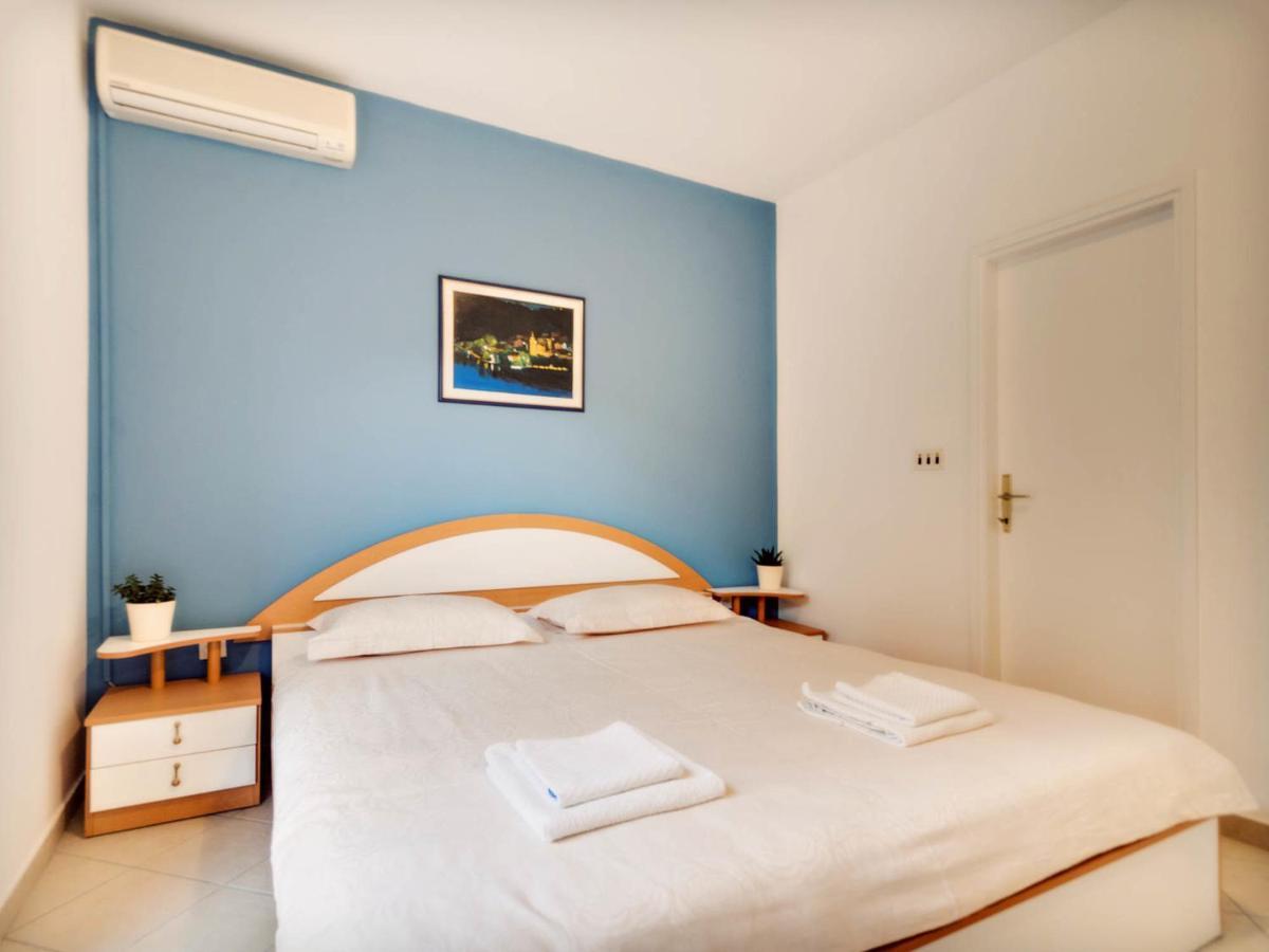 Apartments Zizic Vodice Pokoj fotografie