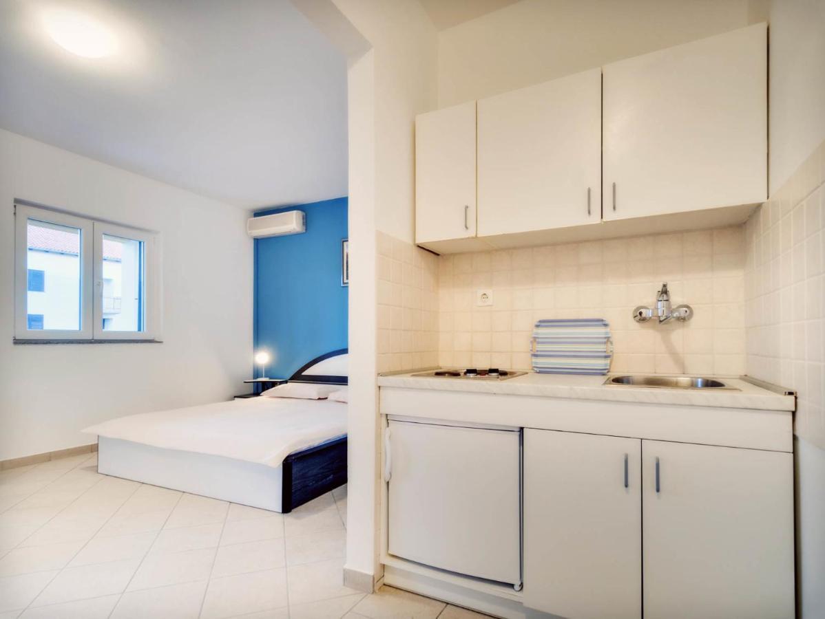 Apartments Zizic Vodice Pokoj fotografie